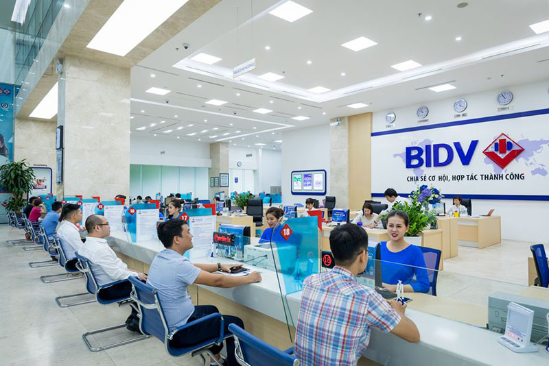 Kích hoạt thẻ BIDV tại quầy giao dịch